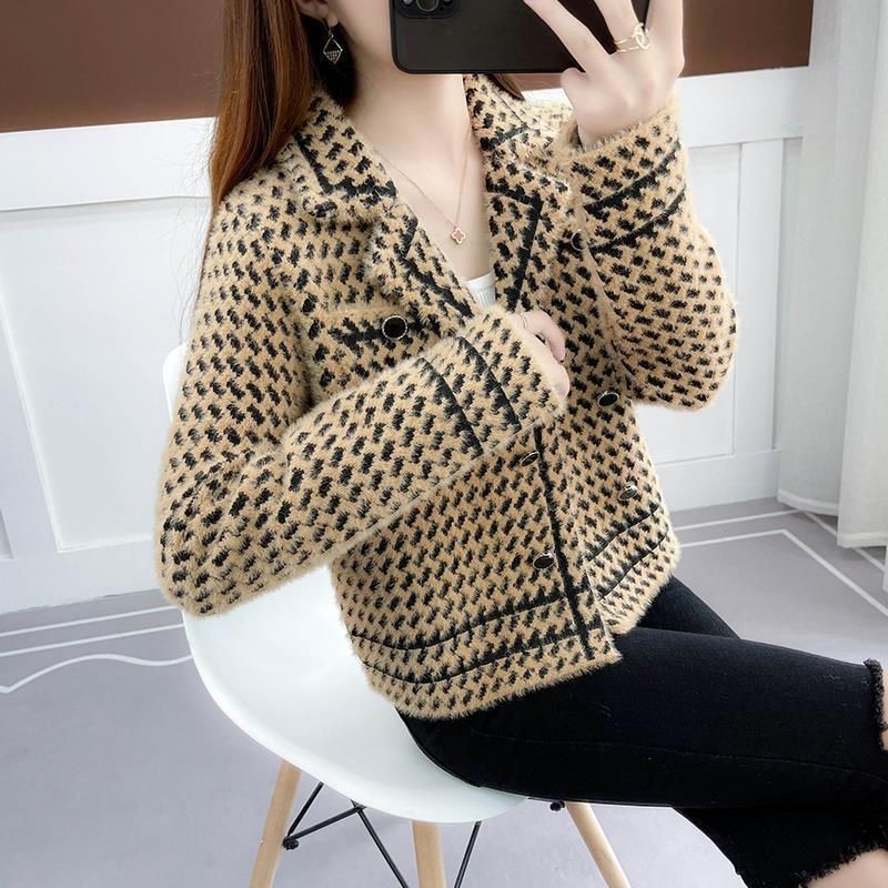 Women's Square Collar